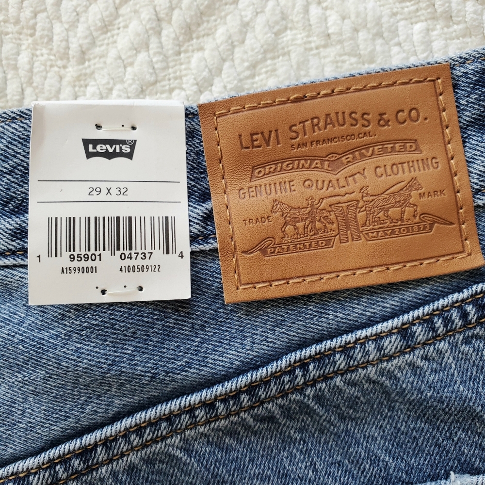 Levis High Loose Flare Jeans NWT - Picture 10 of 16